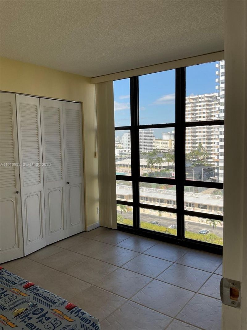2049 S Ocean Dr, Unit 904, Hallandale Beach, FL 33009 Photo