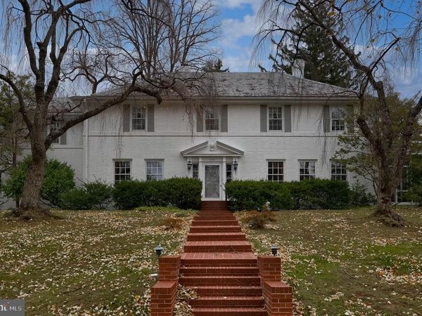 226 E CARACAS AVENUE, HERSHEY, PA 17033