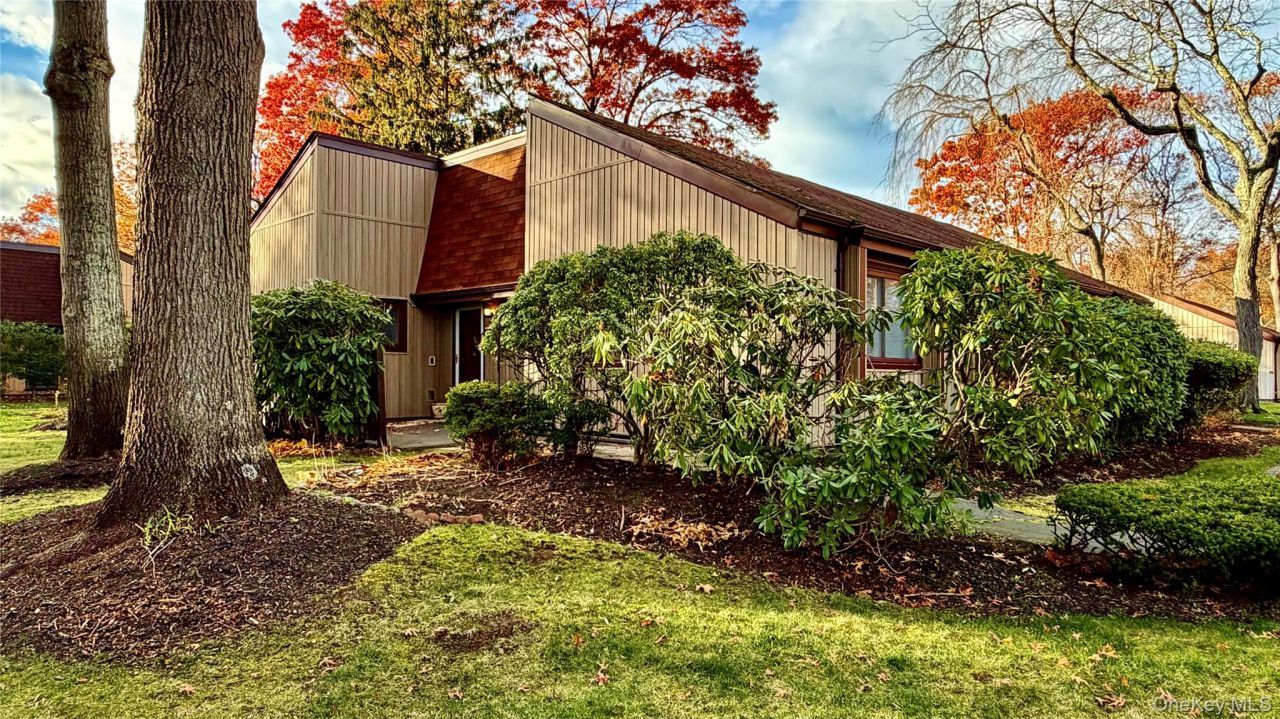 82 Strathmore Gate Drive, Stony Brook, NY 11790 Main Photo