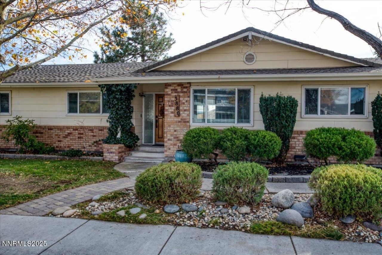 3880 Piccadilly Drive, Reno, NV 89509 Photo