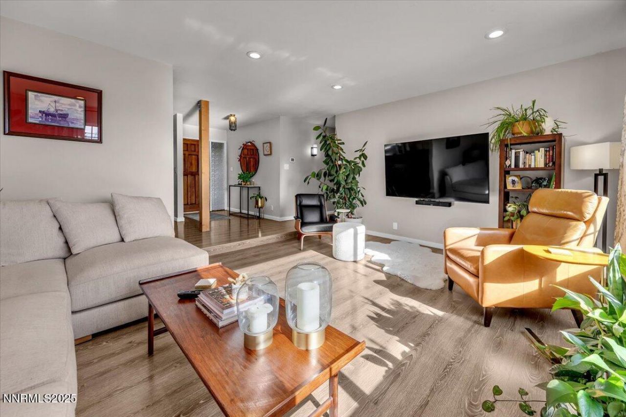 3880 Piccadilly Drive, Reno, NV 89509 Photo