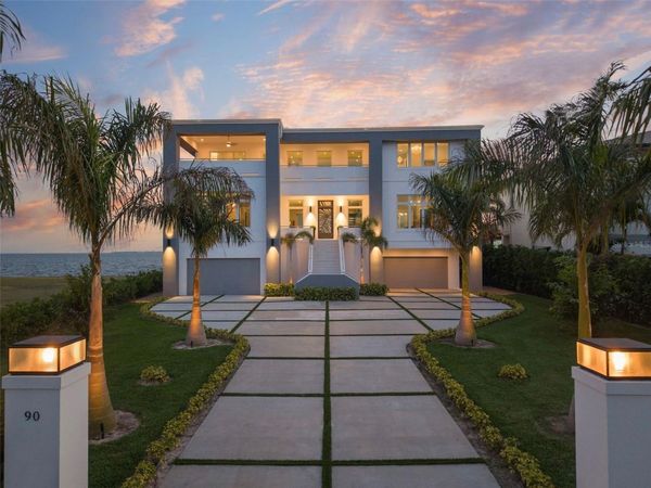 90 MARTINIQUE AVENUE, TAMPA, FL 33606