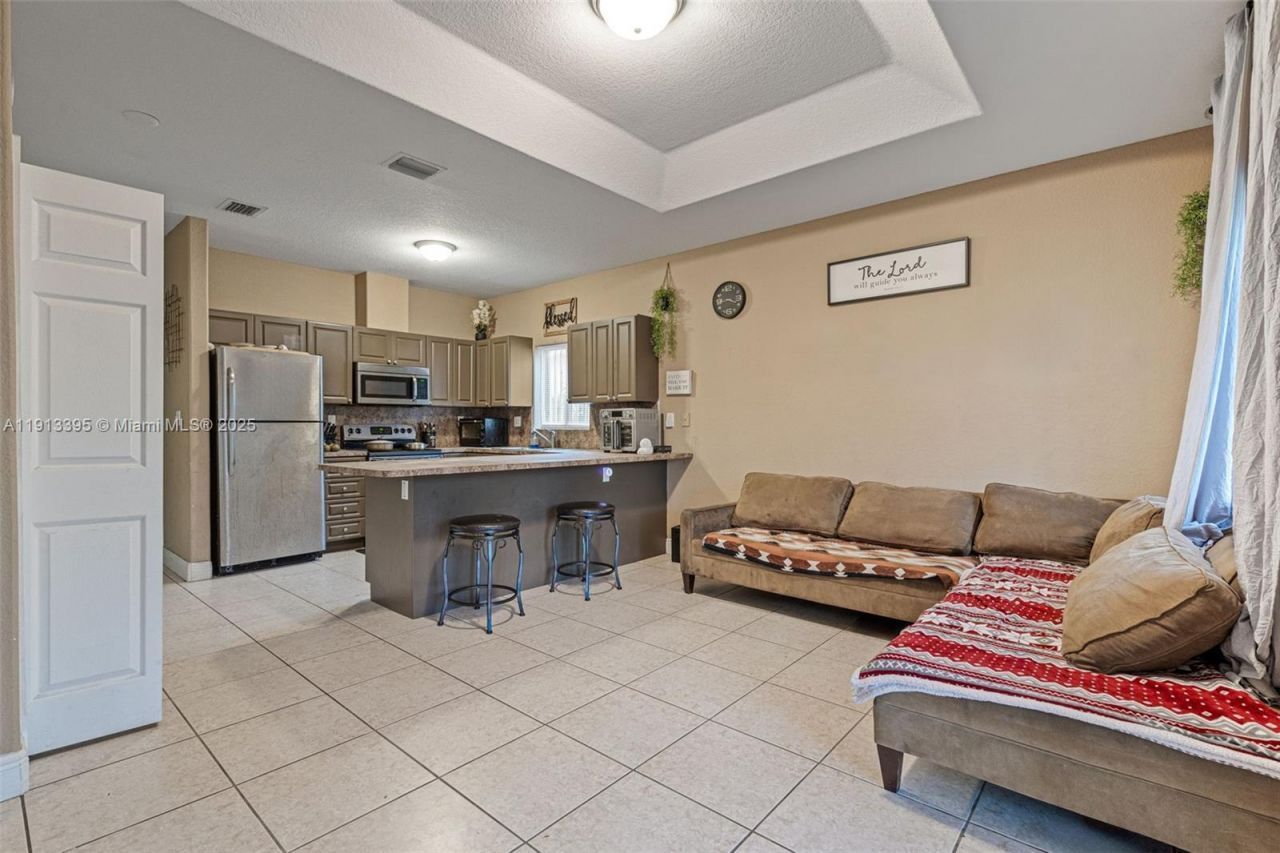 211 SW 15th Ter, Homestead, FL 33030 Photo