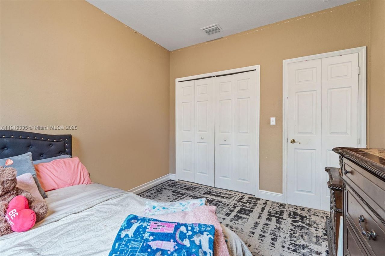 211 SW 15th Ter, Homestead, FL 33030 Photo