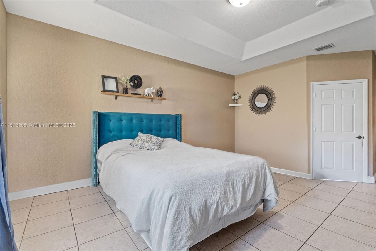 211 SW 15th Ter, Homestead, FL 33030 Photo