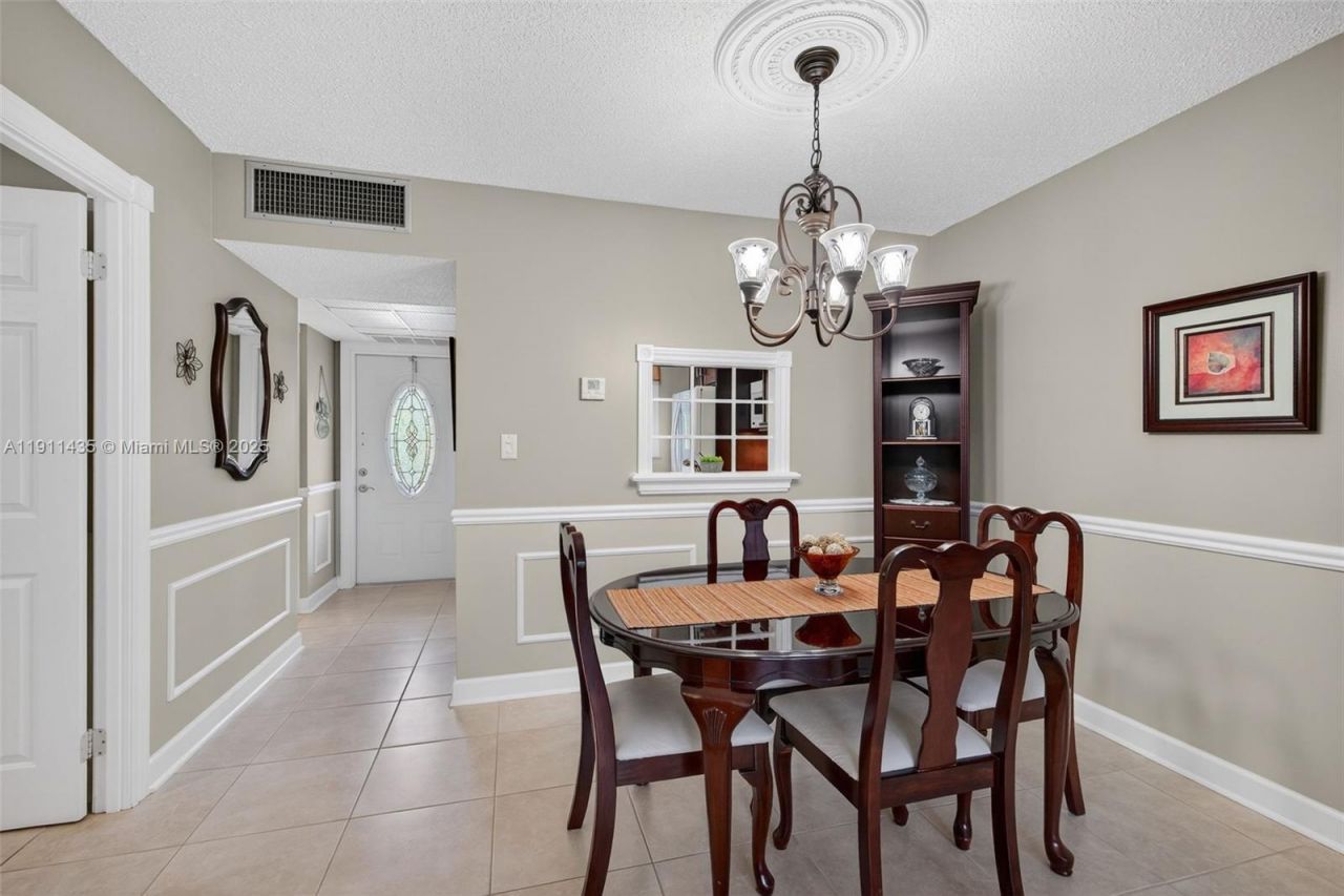 3501 NW 47th Ave, Unit 507, Lauderdale Lakes, FL 33319 Photo