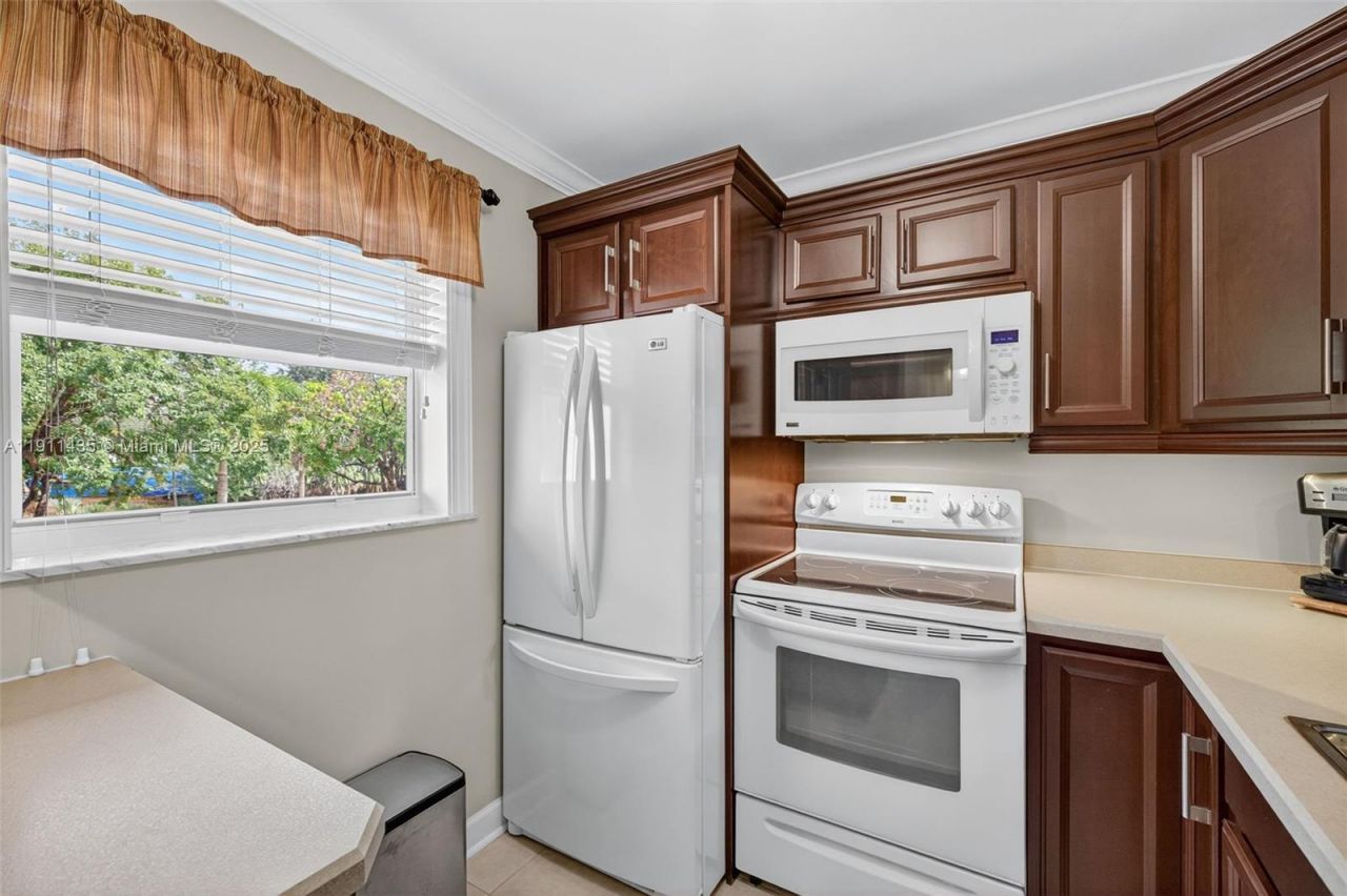 3501 NW 47th Ave, Unit 507, Lauderdale Lakes, FL 33319 Photo
