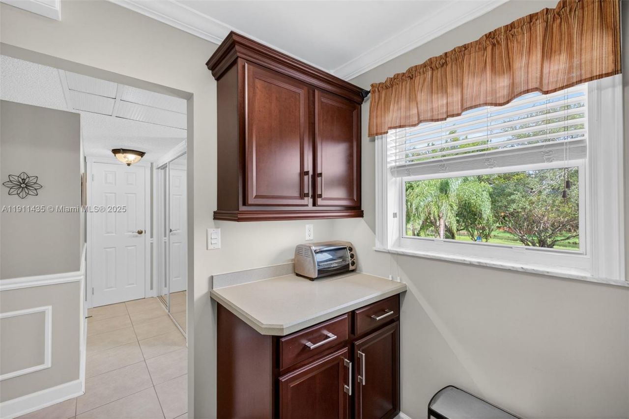 3501 NW 47th Ave, Unit 507, Lauderdale Lakes, FL 33319 Photo