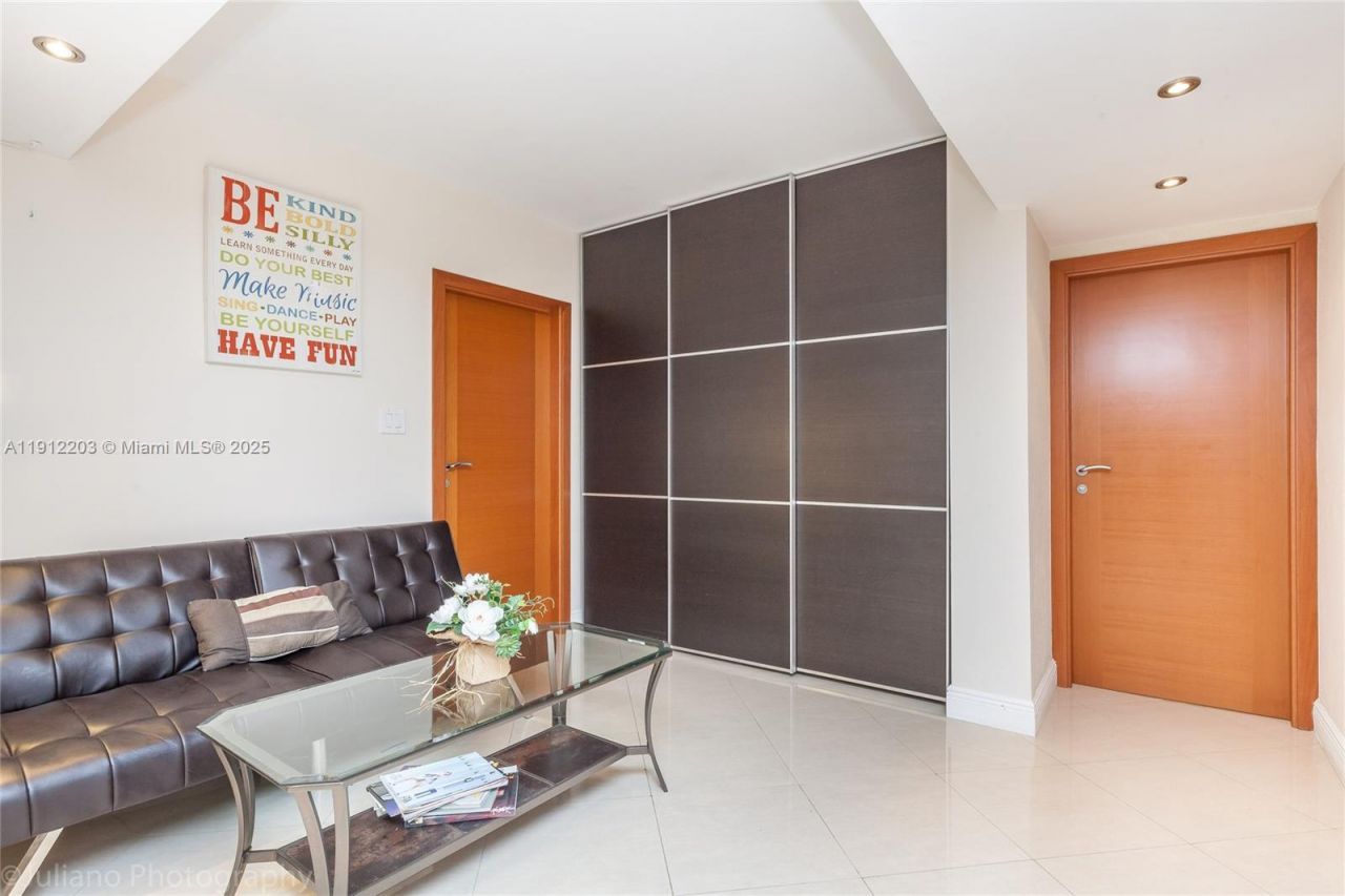 19380 Collins Ave, Unit 427, Sunny Isles Beach, FL 33160 Photo