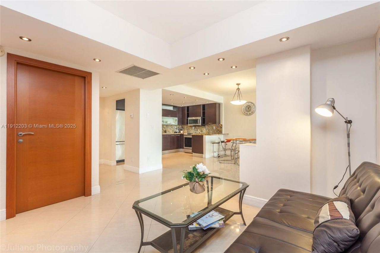 19380 Collins Ave, Unit 427, Sunny Isles Beach, FL 33160 Photo