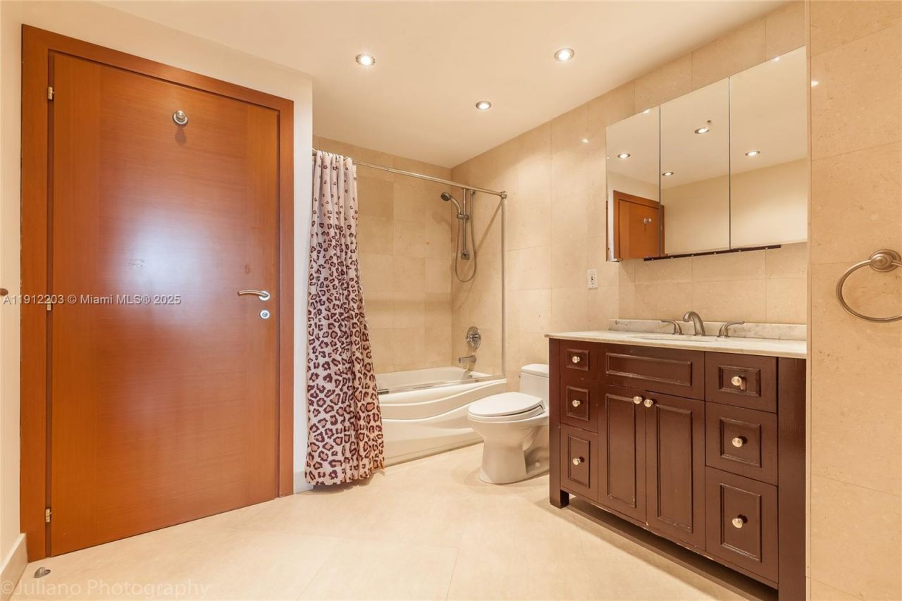 19380 Collins Ave, Unit 427, Sunny Isles Beach, FL 33160 Photo