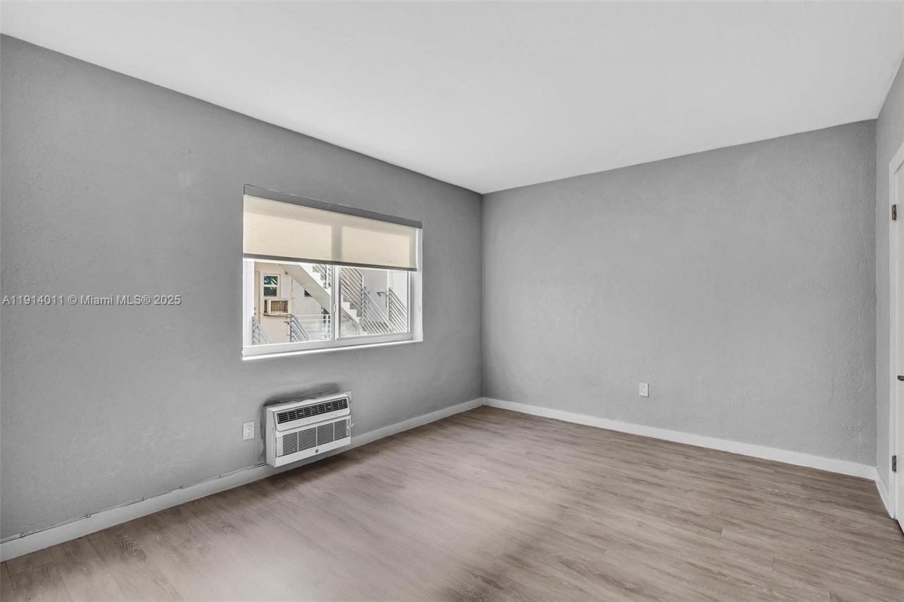 9200 E Bay Harbor Dr, Unit 2A, Bay Harbor Islands, FL 33154 Photo