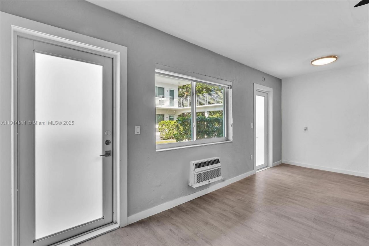 9200 E Bay Harbor Dr, Unit 2A, Bay Harbor Islands, FL 33154 Photo