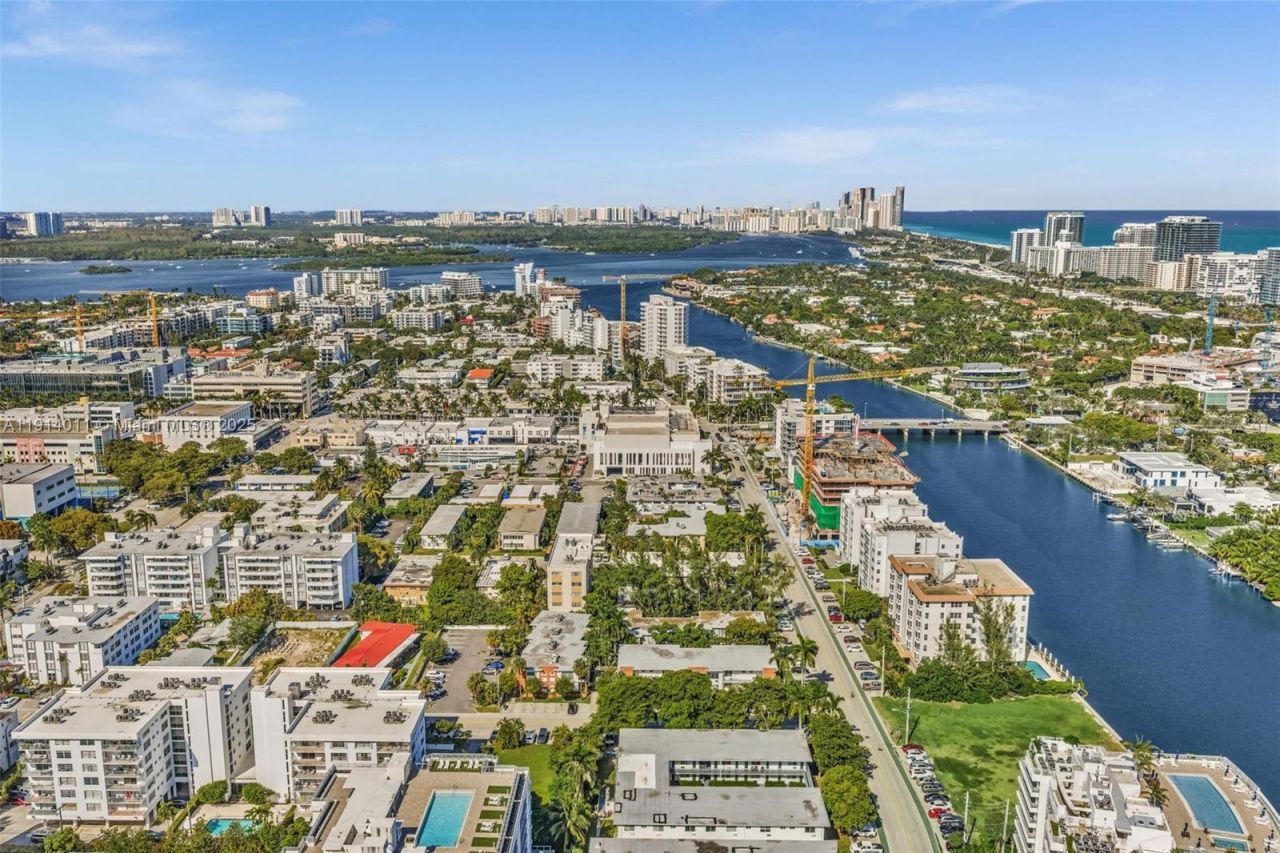 9200 E Bay Harbor Dr, Unit 2A, Bay Harbor Islands, FL 33154 Photo