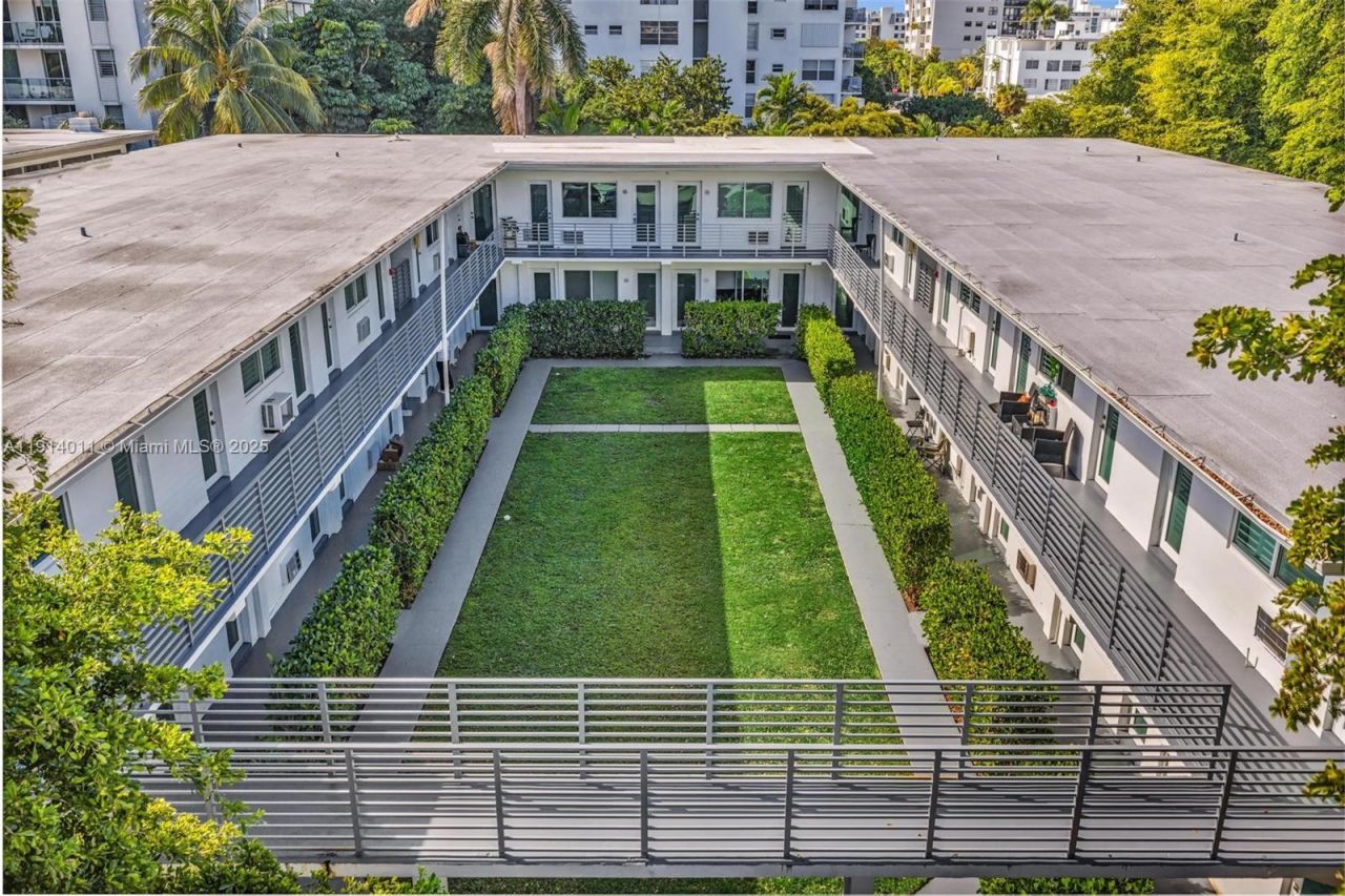 9200 E Bay Harbor Dr, Unit 2A, Bay Harbor Islands, FL 33154 Photo