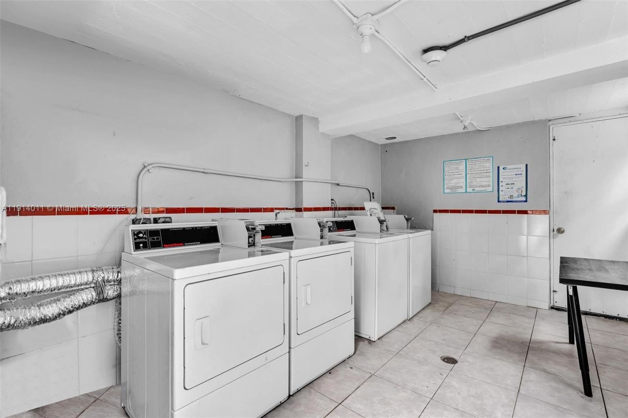 9200 E Bay Harbor Dr, Unit 2A, Bay Harbor Islands, FL 33154 Photo