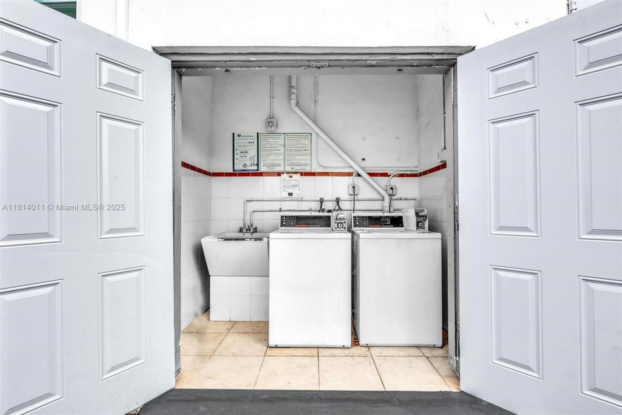 9200 E Bay Harbor Dr, Unit 2A, Bay Harbor Islands, FL 33154 Photo