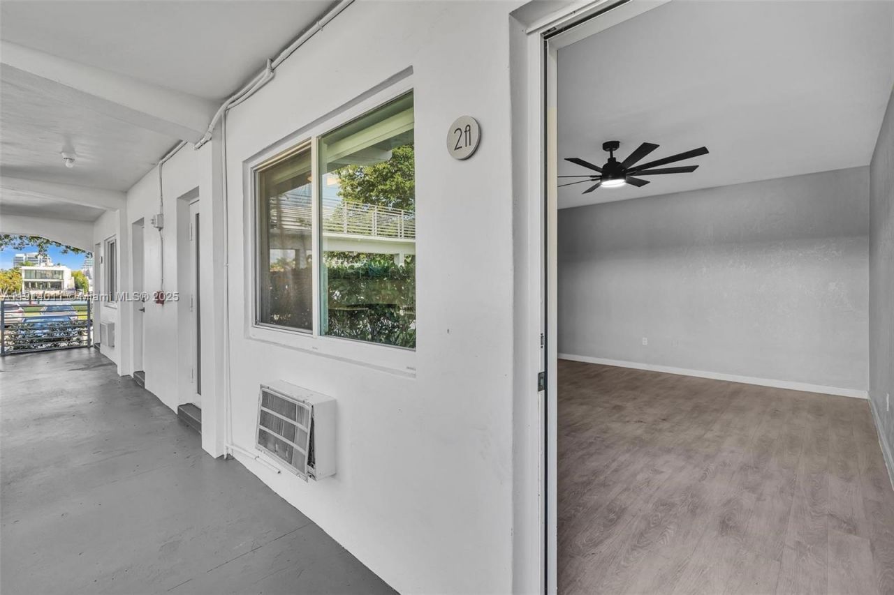 9200 E Bay Harbor Dr, Unit 2A, Bay Harbor Islands, FL 33154 Photo