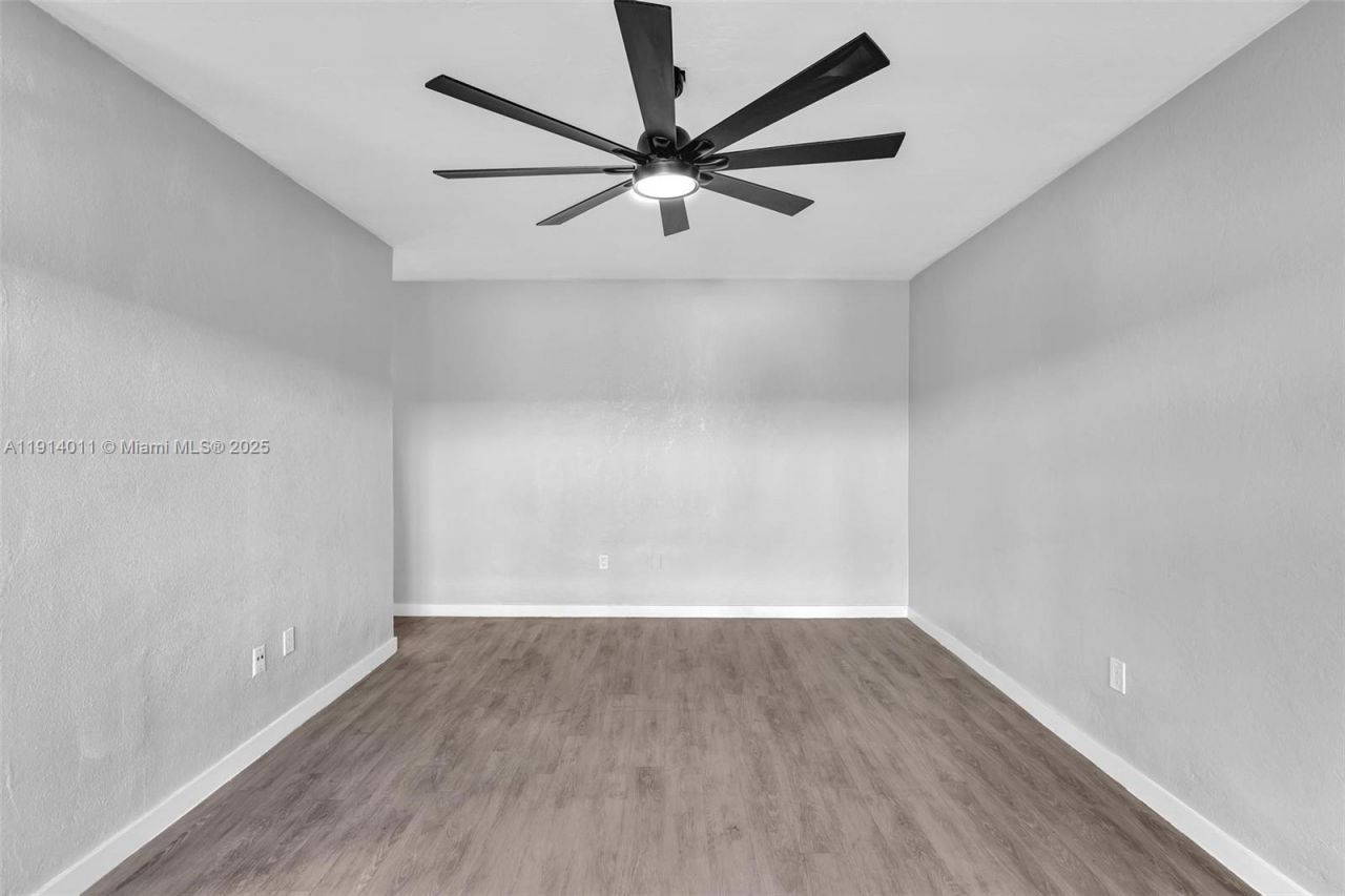 9200 E Bay Harbor Dr, Unit 2A, Bay Harbor Islands, FL 33154 Photo