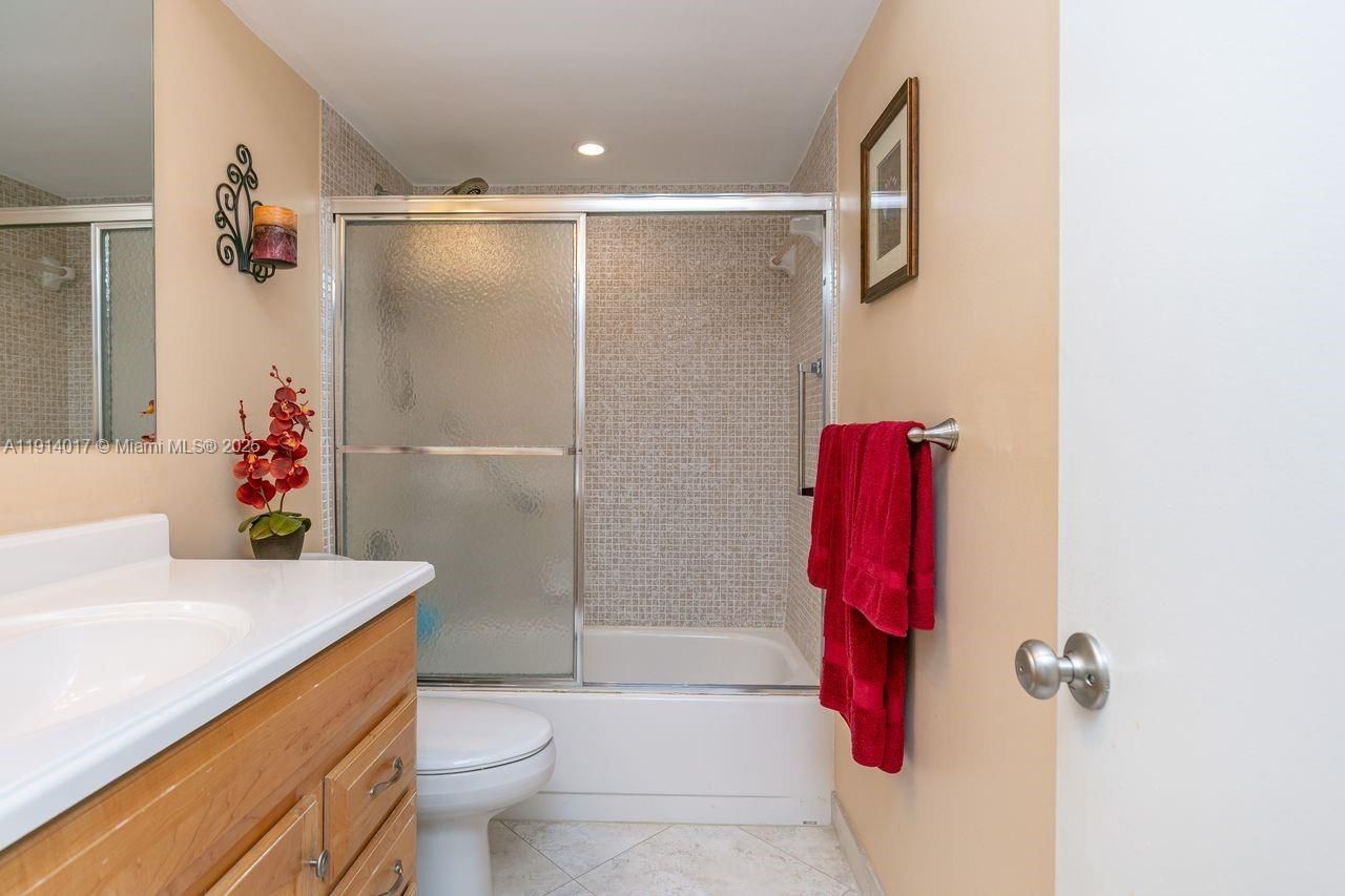 9310 Sunrise Lakes Blvd, Unit 301, Sunrise, FL 33322 Photo