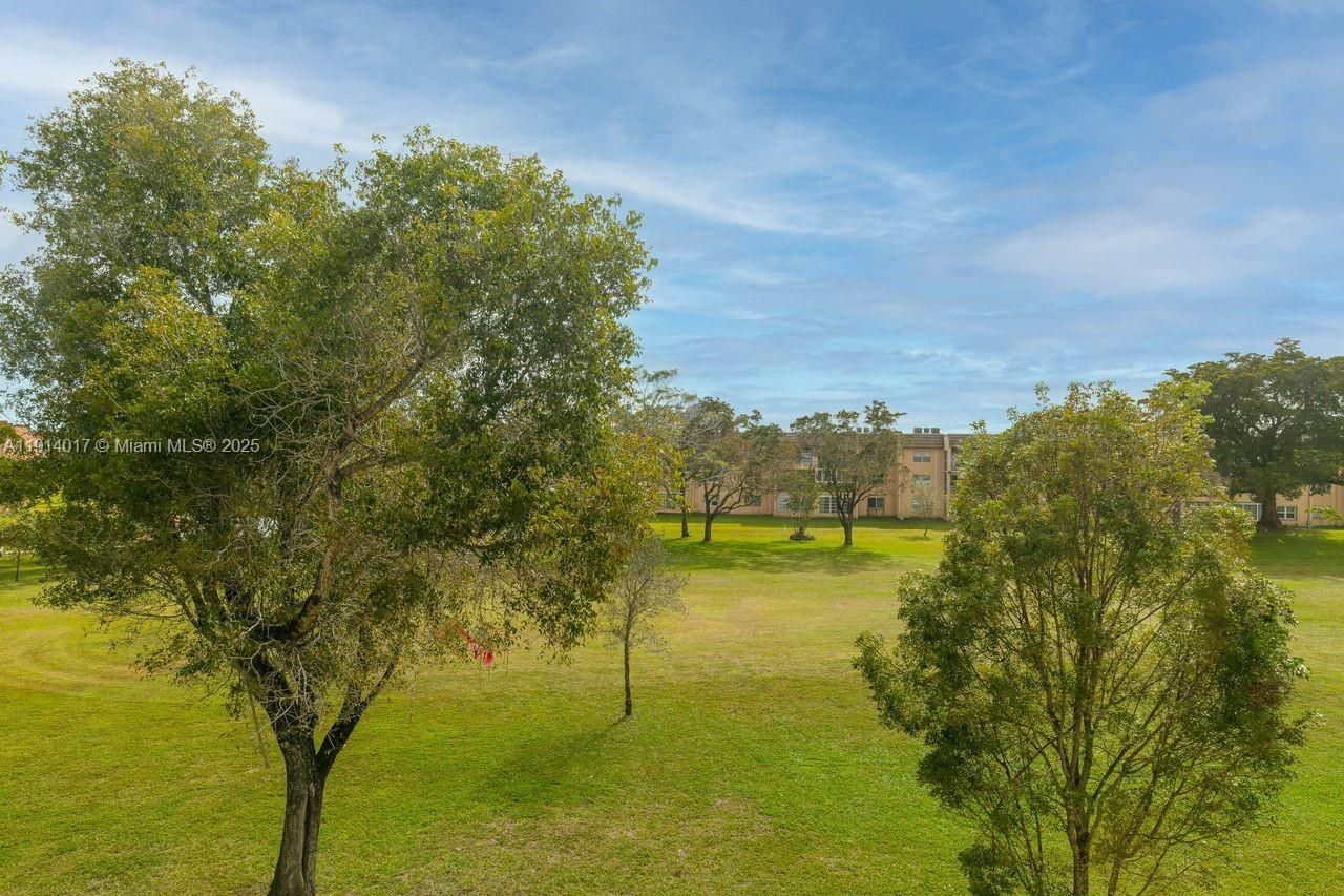 9310 Sunrise Lakes Blvd, Unit 301, Sunrise, FL 33322 Photo