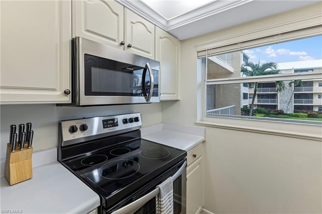 3000 Gulf Shore Blvd N, Unit 211, Naples, FL 34103 Photo