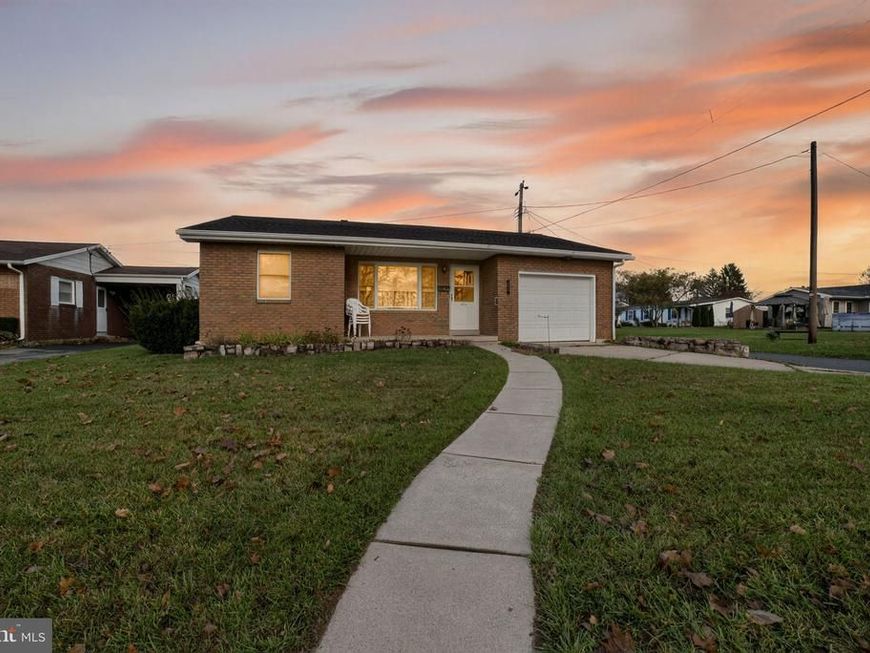 834 Hokendauqua Street, Coplay, PA 18037 Main Photo