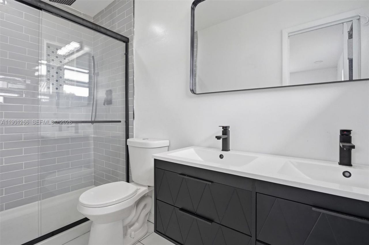 2280 SW 43rd Ave, Unit 1, Fort Lauderdale, FL 33317 Photo