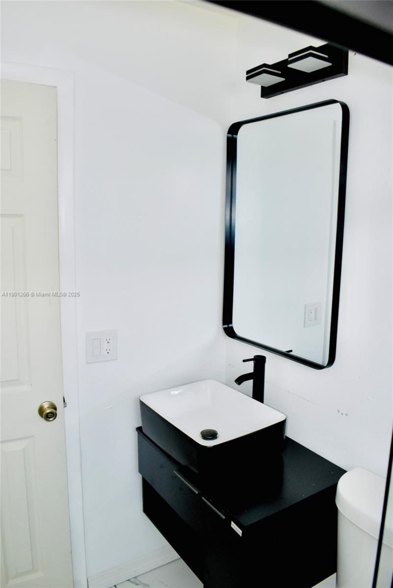 2280 SW 43rd Ave, Unit 1, Fort Lauderdale, FL 33317 Photo