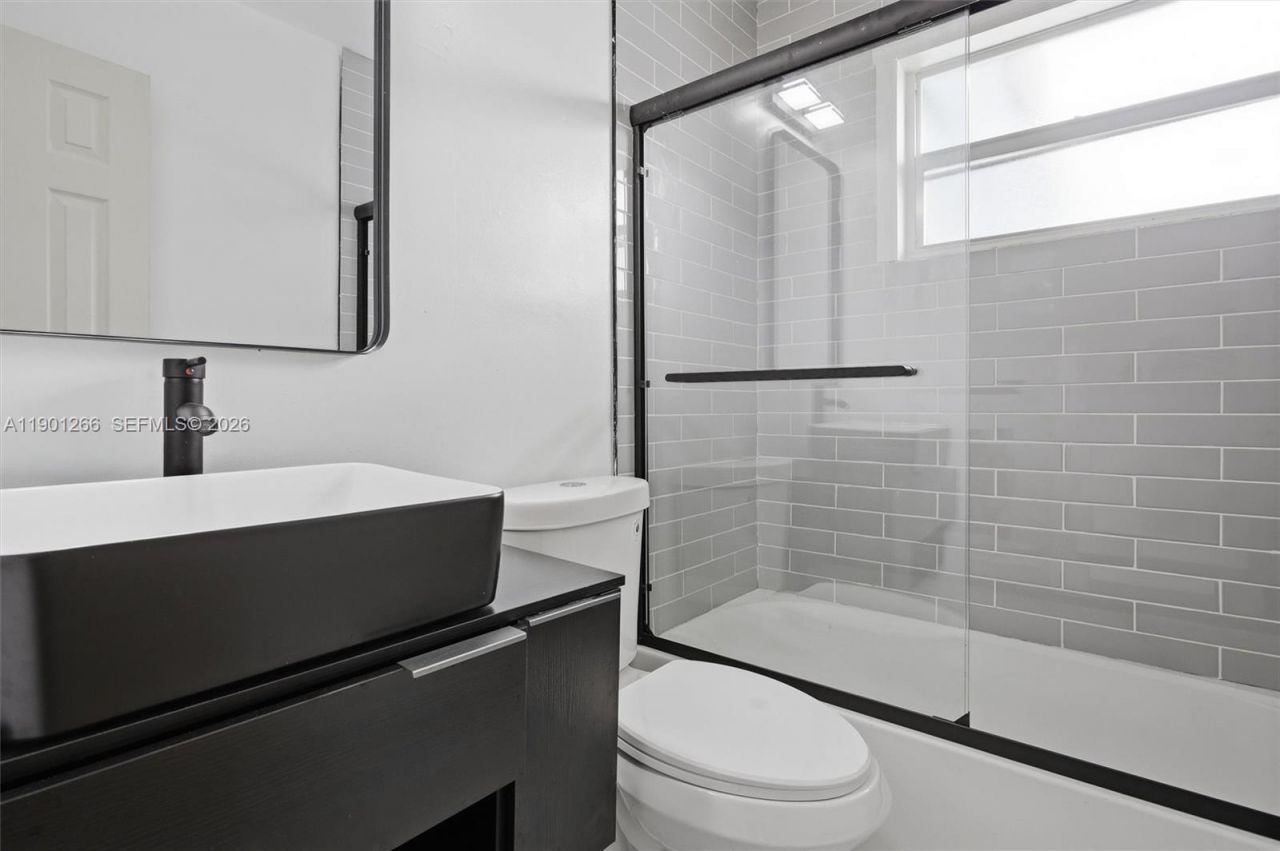 2280 SW 43rd Ave, Unit 1, Fort Lauderdale, FL 33317 Photo