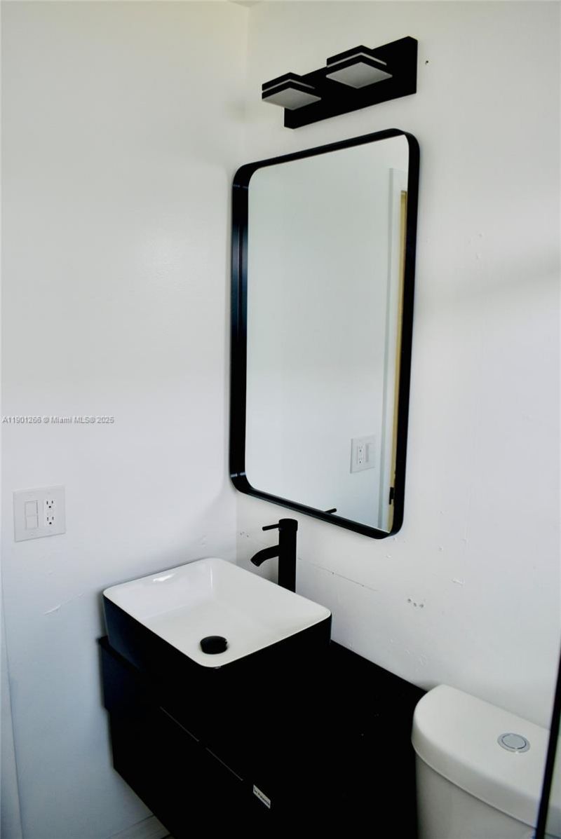 2280 SW 43rd Ave, Unit 1, Fort Lauderdale, FL 33317 Photo