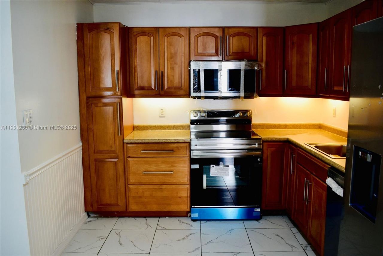 2280 SW 43rd Ave, Unit 1, Fort Lauderdale, FL 33317 Photo