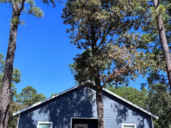 1135 Red Fox RD, La Grange, TX 78945