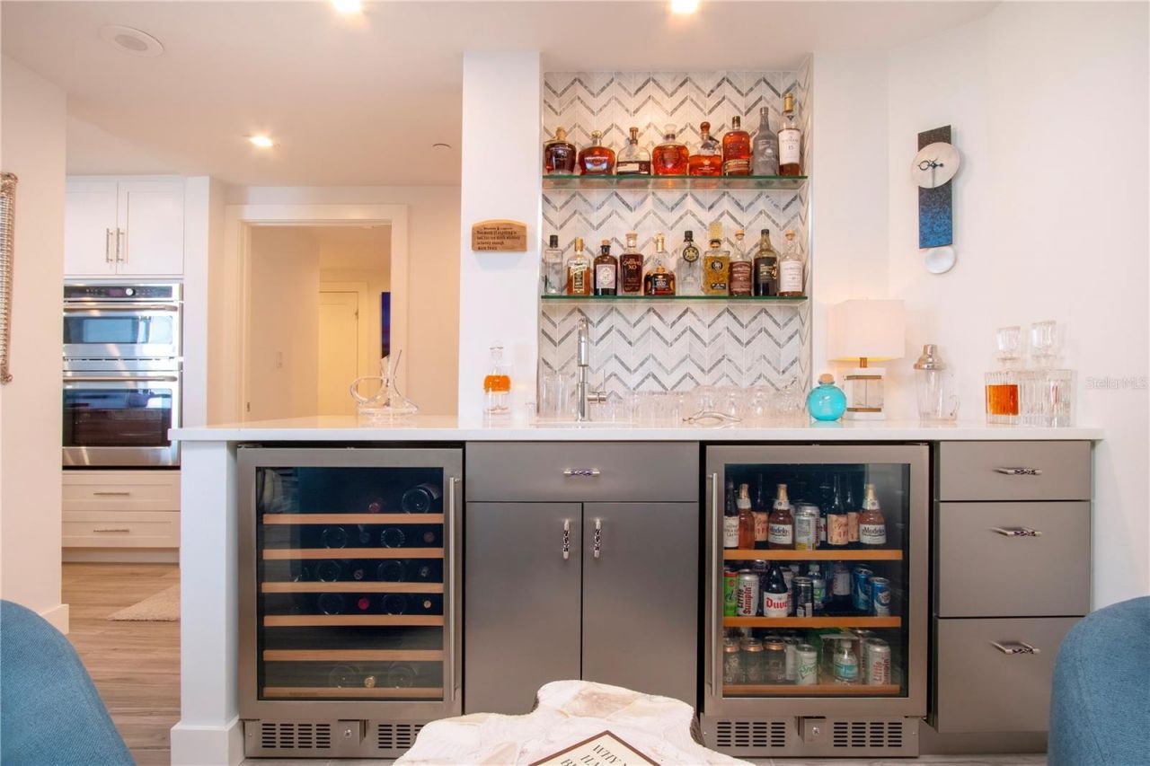 1211 Gulf Of Mexico Drive, Unit 505, Longboat Key, FL 34228 Photo