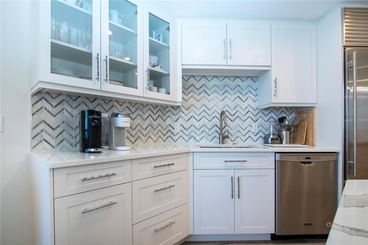 1211 Gulf Of Mexico Drive, Unit 505, Longboat Key, FL 34228 Photo