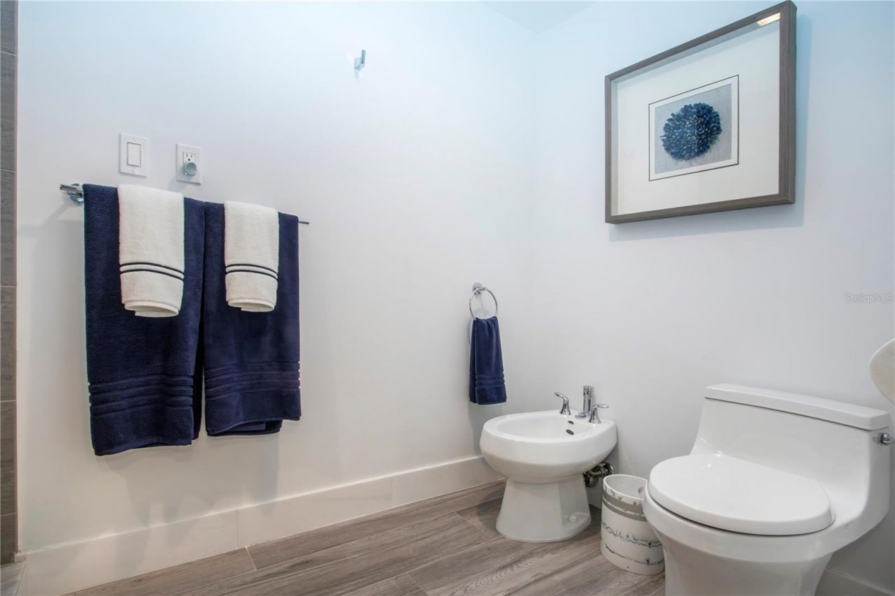 1211 Gulf Of Mexico Drive, Unit 505, Longboat Key, FL 34228 Photo