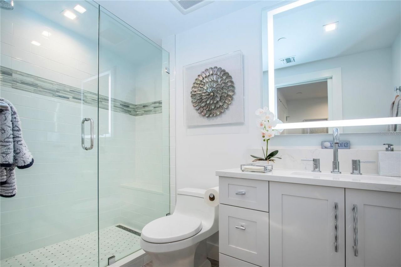 1211 Gulf Of Mexico Drive, Unit 505, Longboat Key, FL 34228 Photo