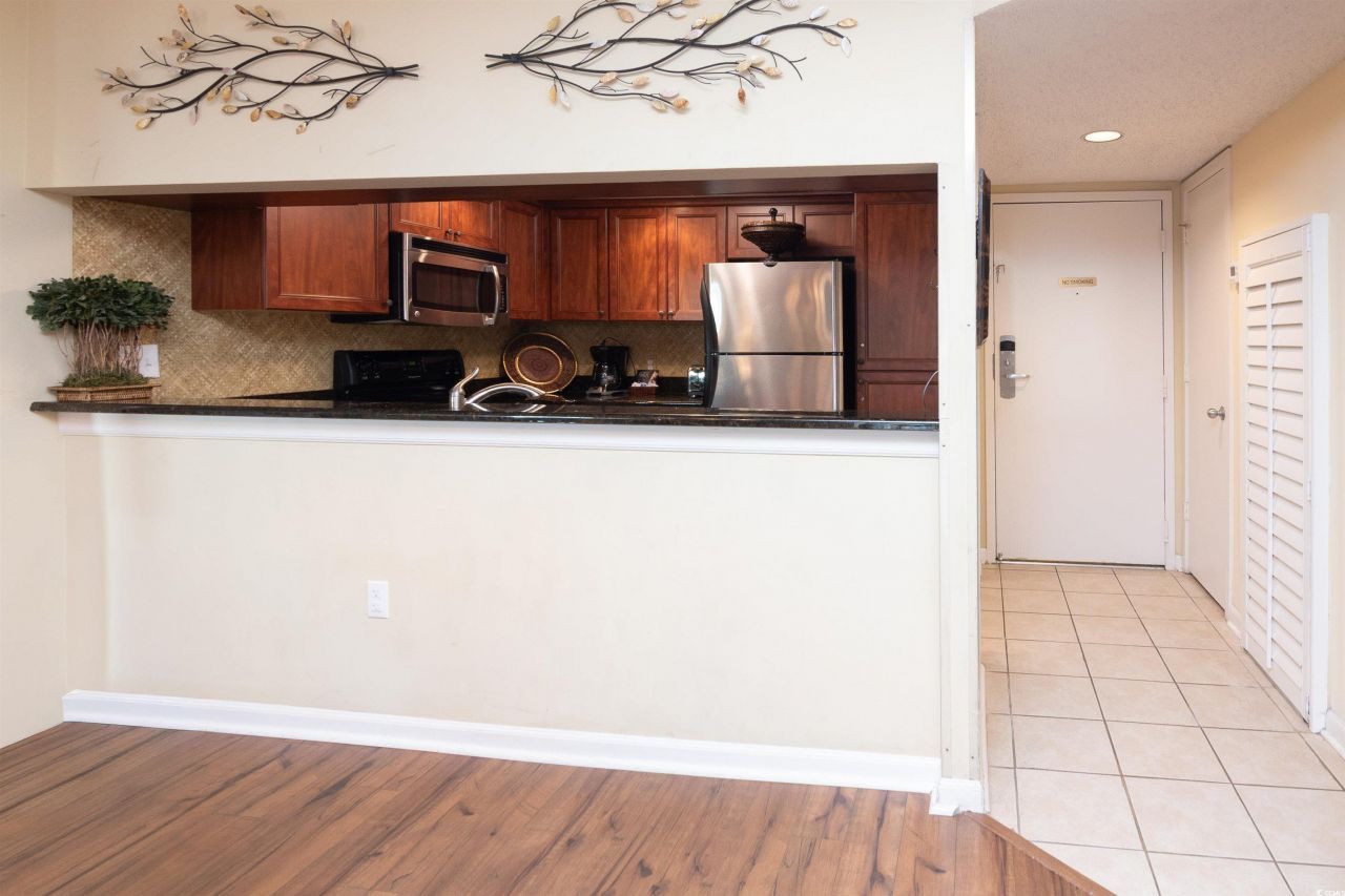 9820 Queensway Blvd. Photo 11