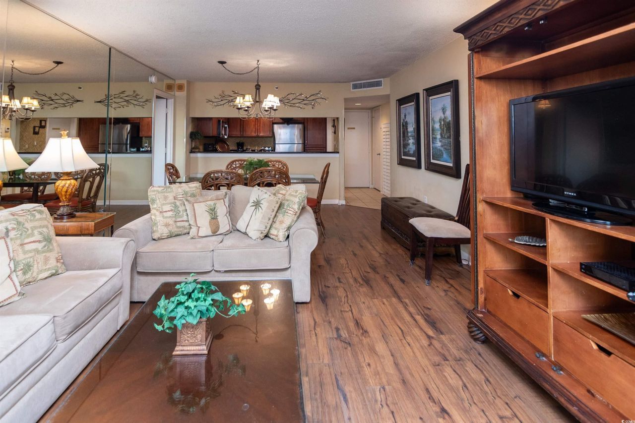 9820 Queensway Blvd. Photo 14