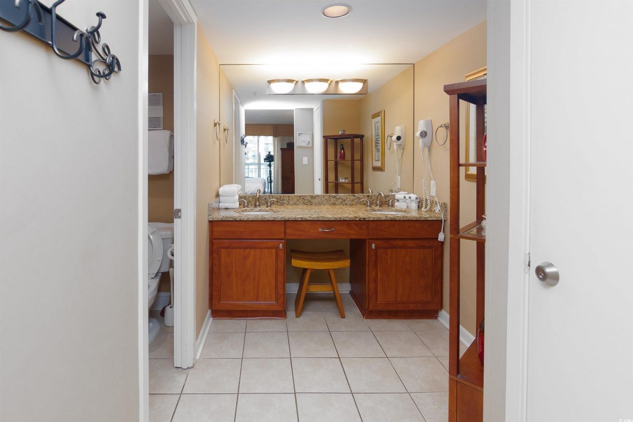 9820 Queensway Blvd. Photo 17