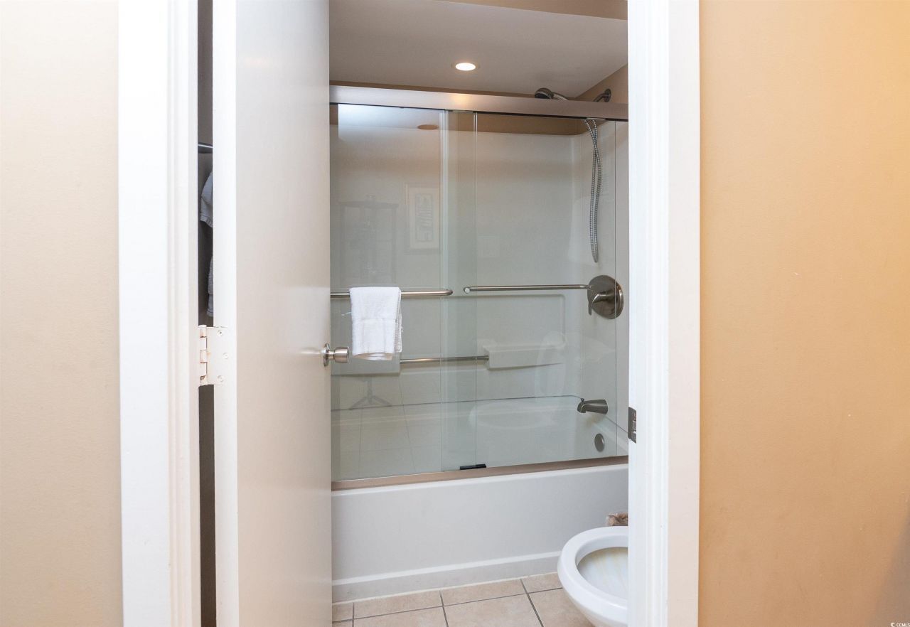 9820 Queensway Blvd. Photo 18