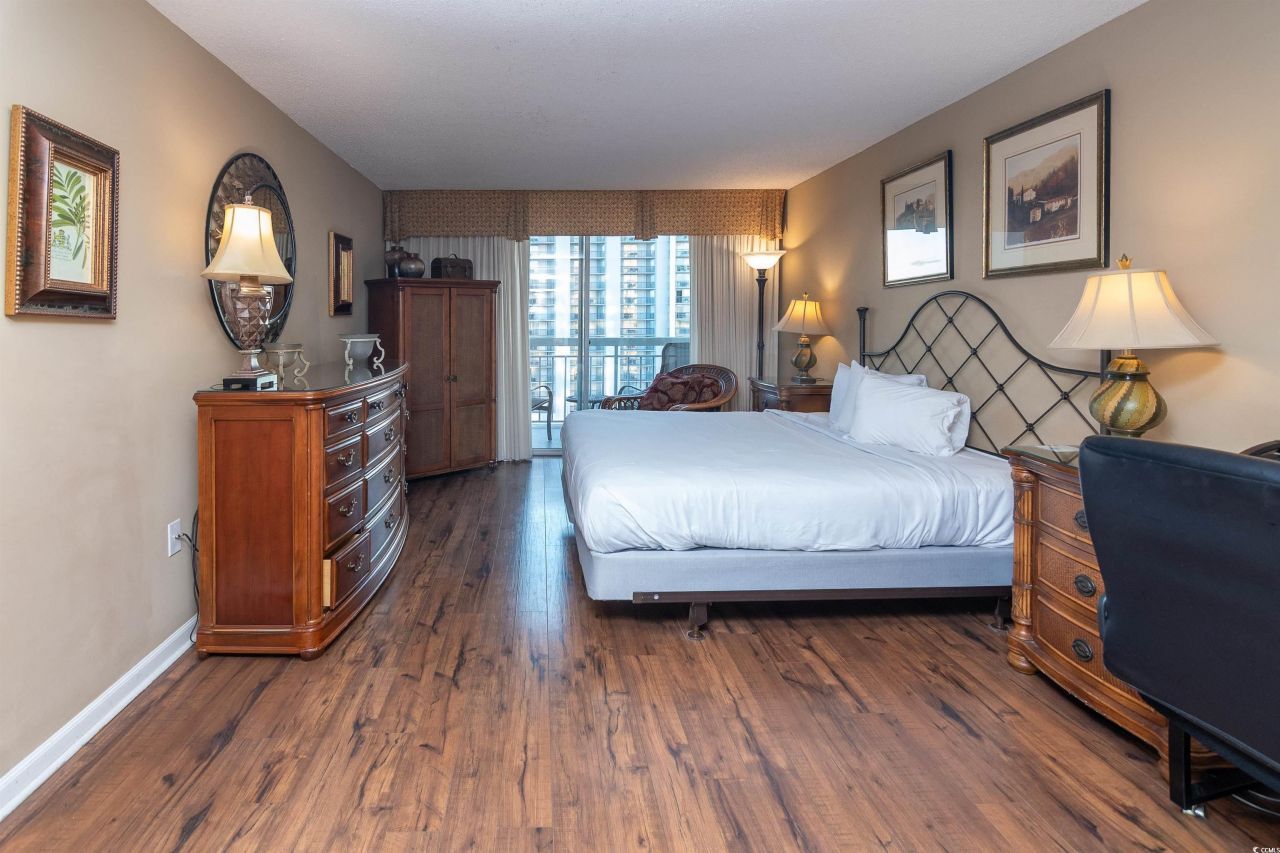 9820 Queensway Blvd. Photo 20