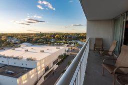 9820 Queensway Blvd. photo 4