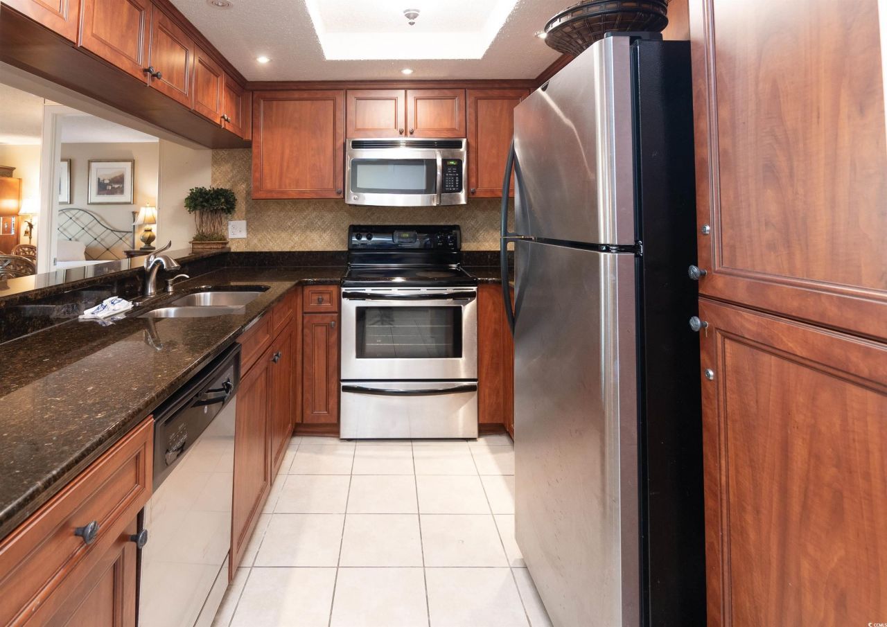 9820 Queensway Blvd. Photo 6