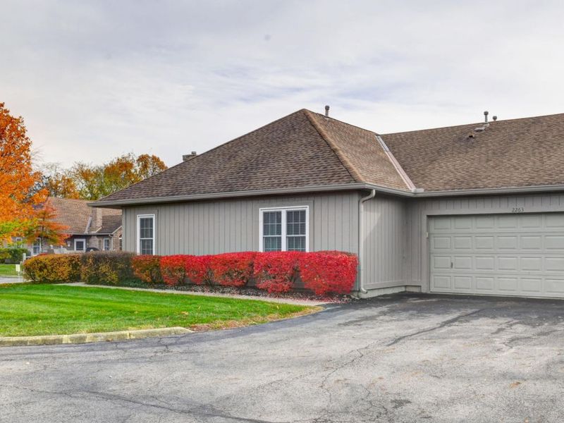 2263 Willowside Lane, Grove City, OH 43123 Photo 3