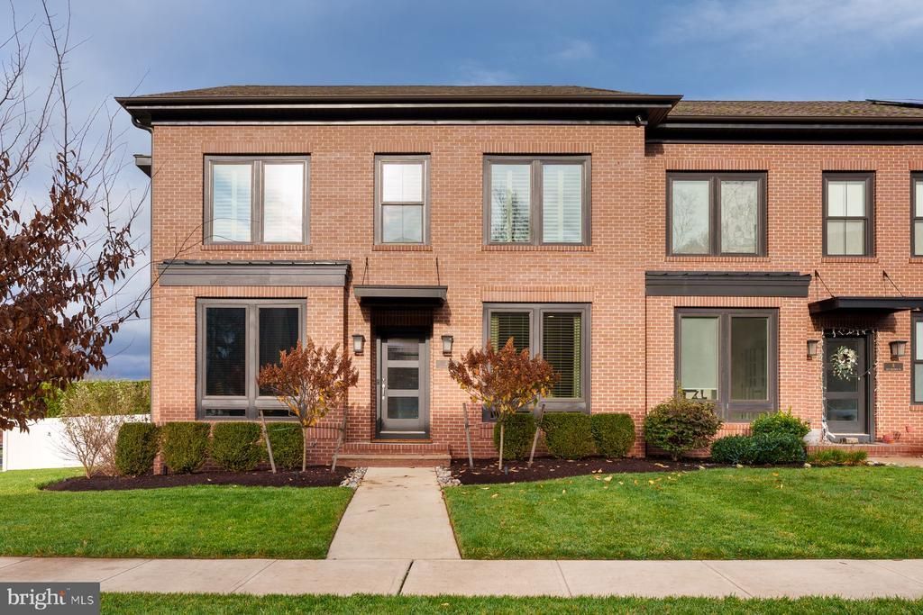 2 E Hartwick Drive, Skillman, NJ 08558 Main Photo