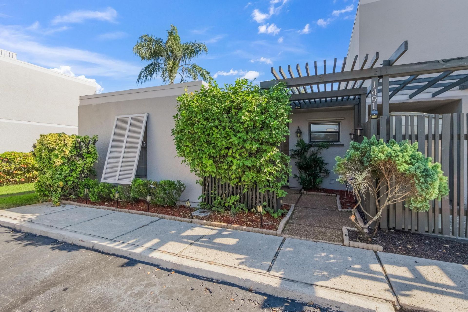 1491 NW 112th Way, Pembroke Pines, FL 33026 Photo