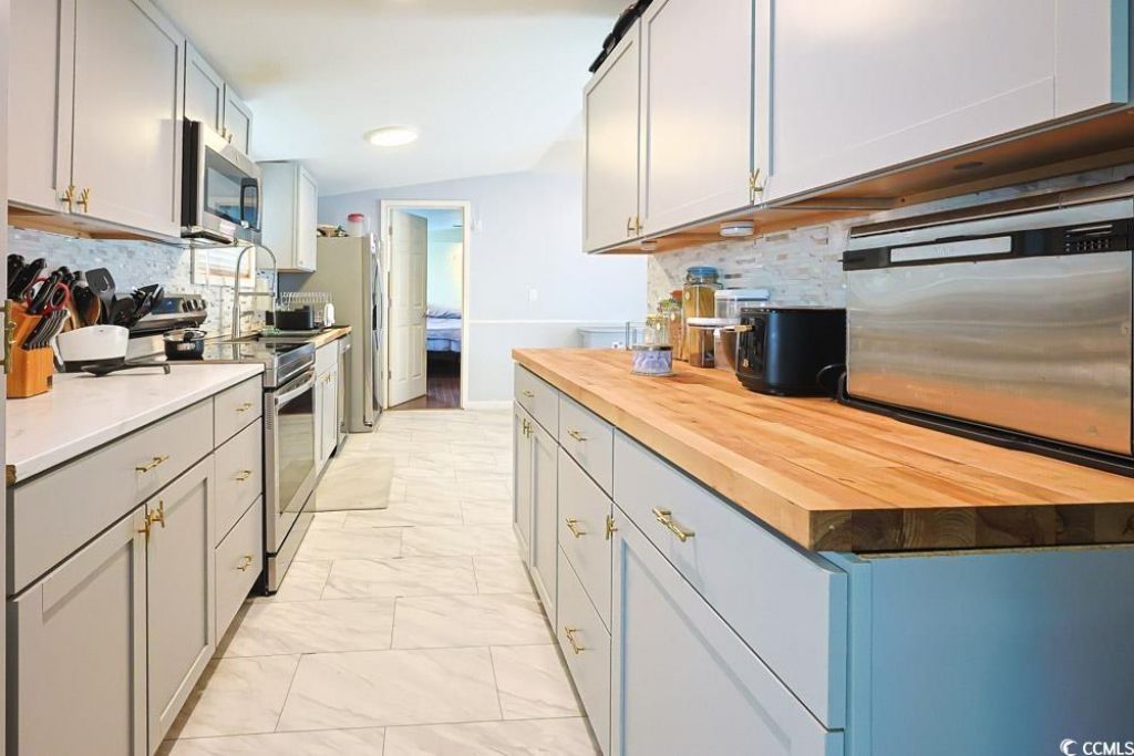 1911 Abba Ct. Photo 7