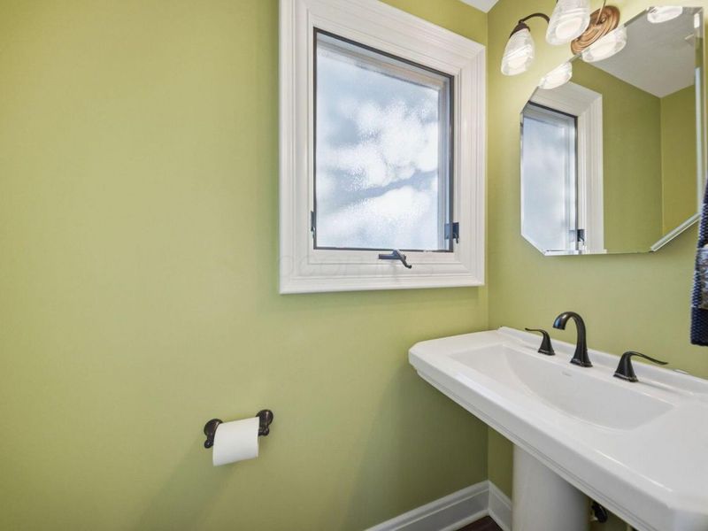 125 S Stanwood Road, Columbus, OH 43209 Photo 24