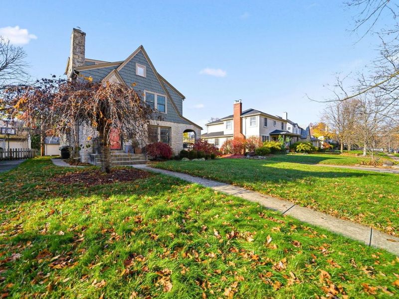 125 S Stanwood Road, Columbus, OH 43209 Photo 3